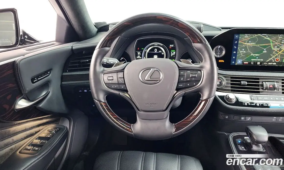 Lexus LS 2023 3.5 автомат (гидро), фото 13