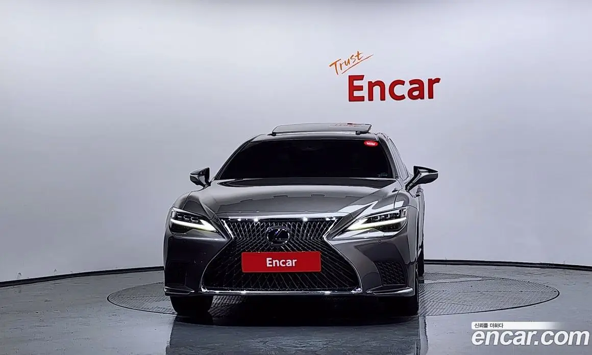 Lexus LS 2023 3.5 автомат (гидро), фото 3