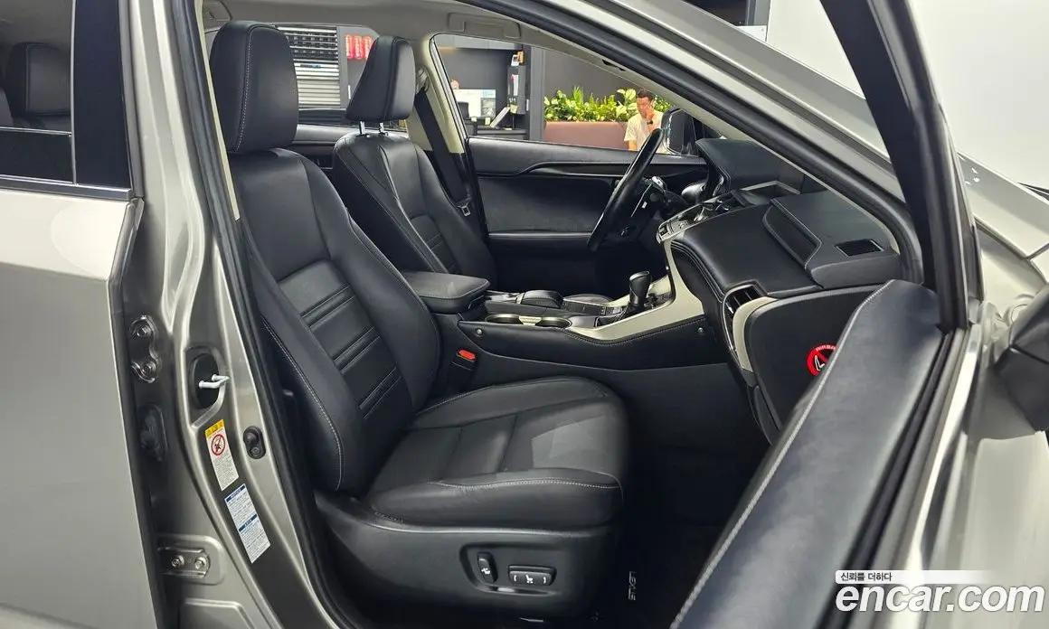 Lexus NX 2018 2.5 автомат (гидро), фото 12 Lexus NX 2018 2.5 автомат (гидро), фото 12