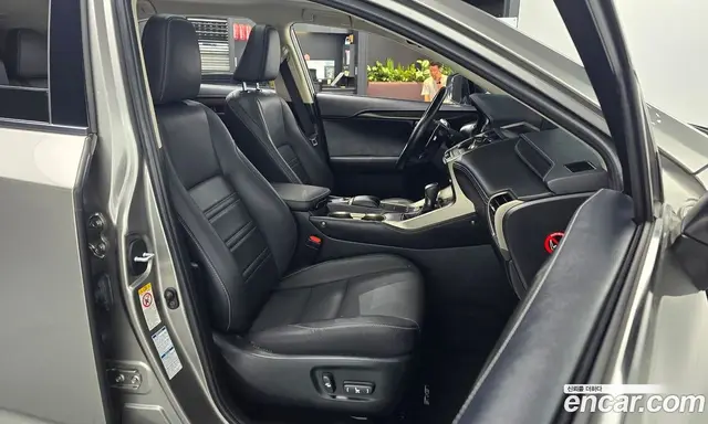 Lexus NX 2018 2.5 автомат (гидро), миниатюра 12