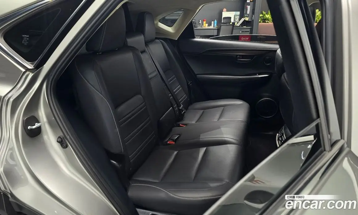 Lexus NX 2018 2.5 автомат (гидро), фото 15 Lexus NX 2018 2.5 автомат (гидро), фото 15