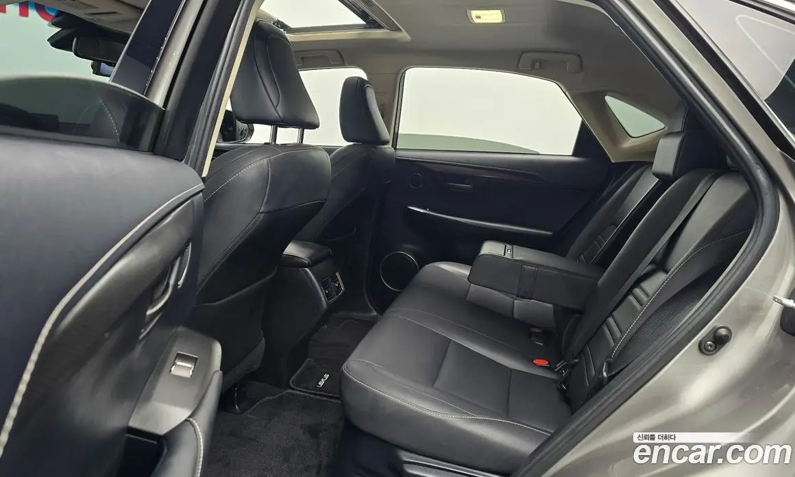 Lexus NX 2018 2.5 автомат (гидро), фото 17 Lexus NX 2018 2.5 автомат (гидро), фото 17