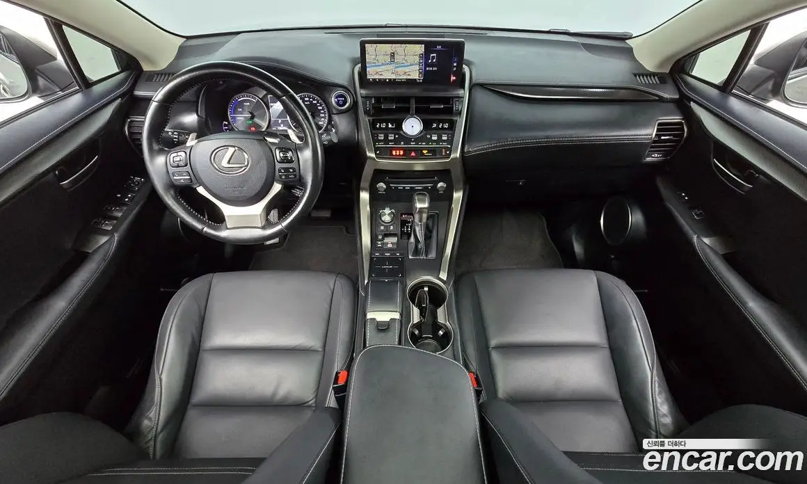 Lexus NX 2018 2.5 автомат (гидро), фото 9 Lexus NX 2018 2.5 автомат (гидро), фото 9