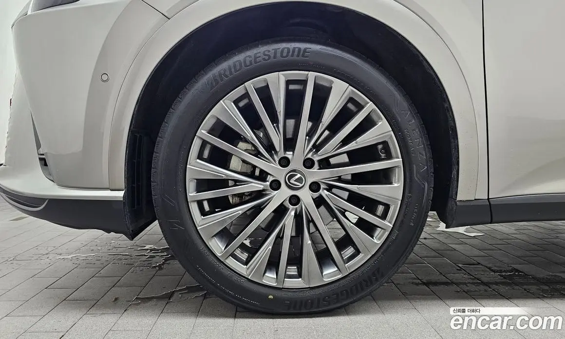 Lexus RX 2025 2.5 автомат (гидро), фото 4 Lexus RX 2025 2.5 автомат (гидро), фото 4