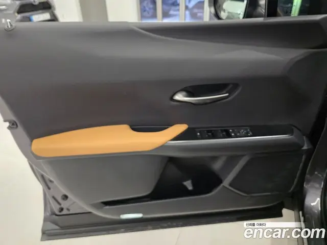 Lexus UX 2025 2.0 автомат (вариатор), миниатюра 12
