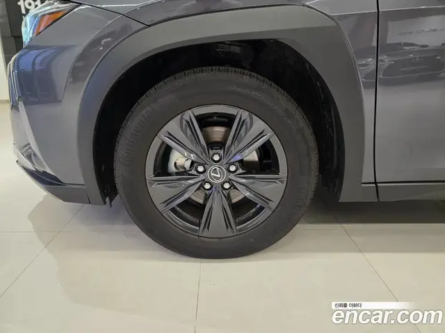 Lexus UX 2025 2.0 автомат (вариатор), миниатюра 5 Lexus UX 2025 2.0 автомат (вариатор), миниатюра 5