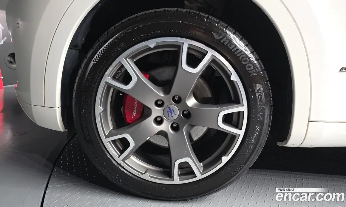 Maserati Levante 2018 3.0 автомат (гидро), фото 5 Maserati Levante 2018 3.0 автомат (гидро), фото 5