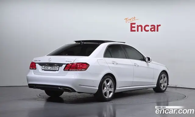 Mercedes-Benz E-Class 2013 2.1 автомат (гидро), миниатюра 2