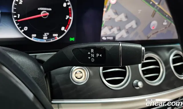 Mercedes-Benz E-Class 2016 2.0 автомат (гидро), миниатюра 11 Mercedes-Benz E-Class 2016 2.0 автомат (гидро), миниатюра 11