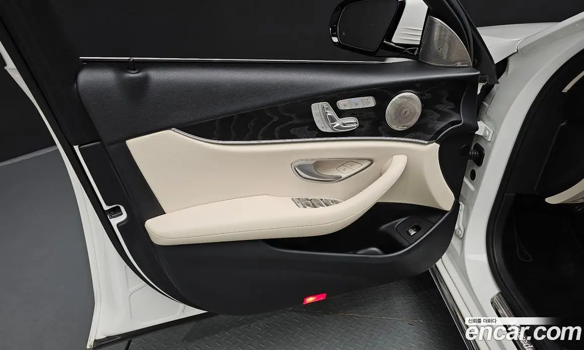 Mercedes-Benz E-Class 2016 2.0 автомат (гидро), фото 13 Mercedes-Benz E-Class 2016 2.0 автомат (гидро), фото 13
