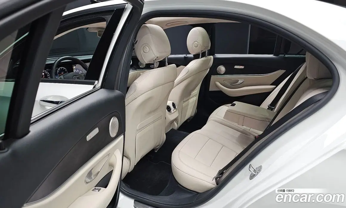 Mercedes-Benz E-Class 2016 2.0 автомат (гидро), фото 16 Mercedes-Benz E-Class 2016 2.0 автомат (гидро), фото 16