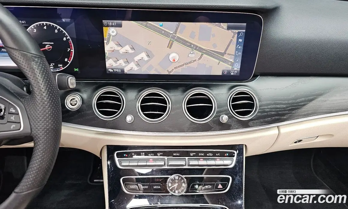 Mercedes-Benz E-Class 2016 2.0 автомат (гидро), фото 19 Mercedes-Benz E-Class 2016 2.0 автомат (гидро), фото 19