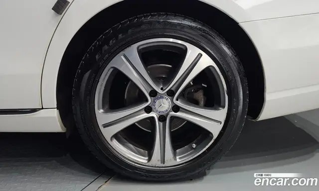 Mercedes-Benz E-Class 2016 2.0 автомат (гидро), миниатюра 6 Mercedes-Benz E-Class 2016 2.0 автомат (гидро), миниатюра 6