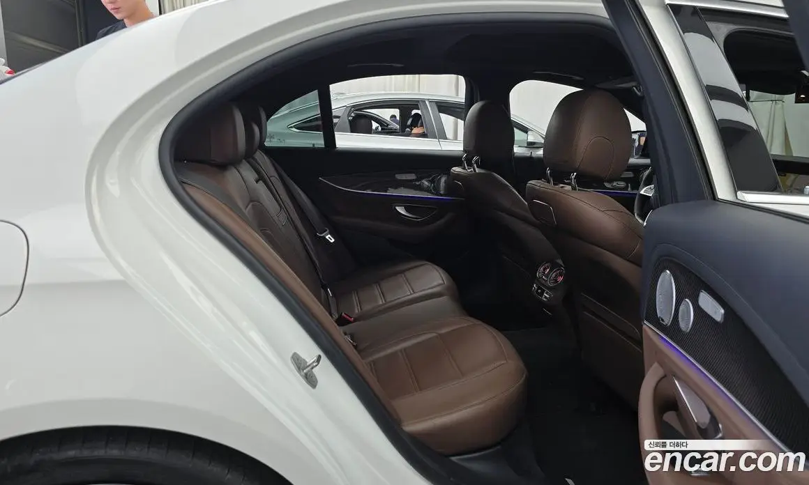 Mercedes-Benz E-Class 2018 4.0 автомат (гидро), фото 17 Mercedes-Benz E-Class 2018 4.0 автомат (гидро), фото 17