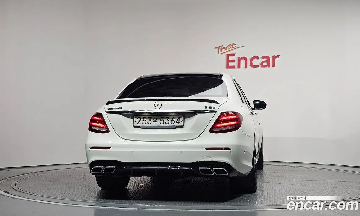 Mercedes-Benz E-Class 2018 4.0 автомат (гидро), фото 4 Mercedes-Benz E-Class 2018 4.0 автомат (гидро), фото 4
