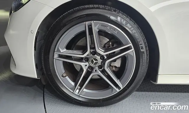Mercedes-Benz E-Class 2024 2.0 автомат (гидро), миниатюра 5 Mercedes-Benz E-Class 2024 2.0 автомат (гидро), миниатюра 5