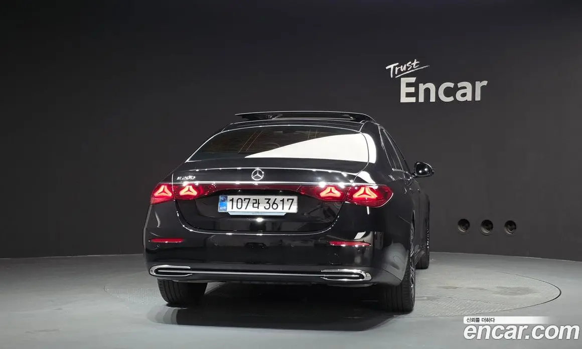 Mercedes-Benz E-Class 2025 2.0 автомат (гидро), фото 4