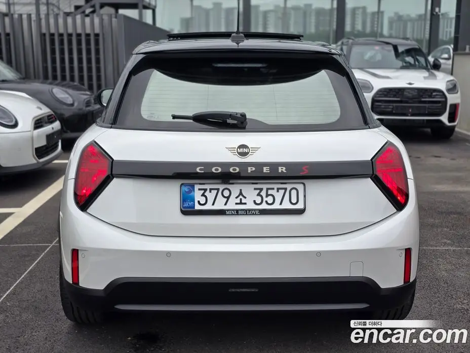 Mini Cooper 2025 2.0 автомат (гидро), фото 4 Mini Cooper 2025 2.0 автомат (гидро), фото 4