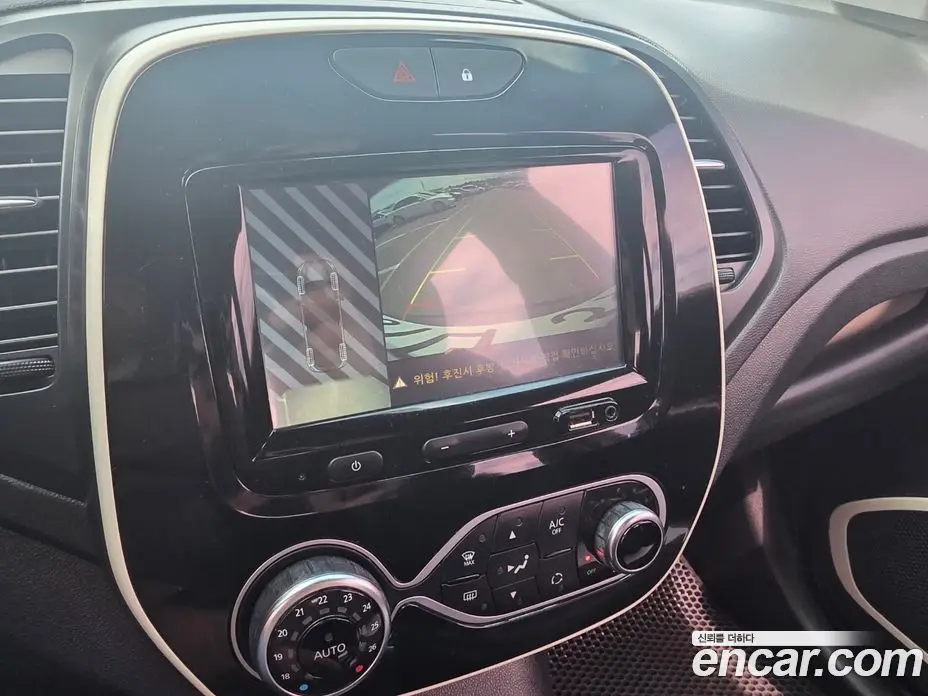 Renault (Samsung) QM3 2017 1.5 автомат (гидро), фото 8 Renault (Samsung) QM3 2017 1.5 автомат (гидро), фото 8