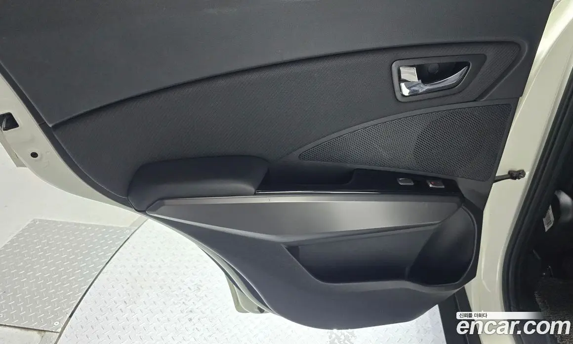 SsangYong TIBOLI 2017 1.6 автомат (гидро), фото 15 SsangYong TIBOLI 2017 1.6 автомат (гидро), фото 15