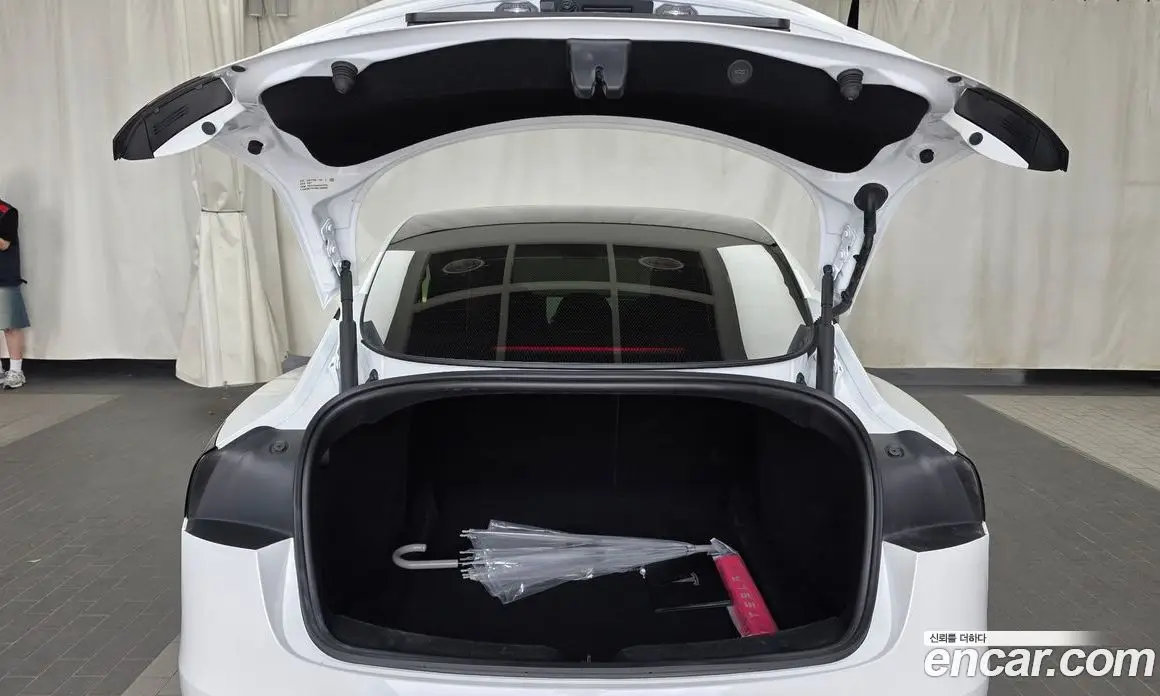 Tesla Model 3 2024 0.2 автомат (гидро), фото 26 Tesla Model 3 2024 0.2 автомат (гидро), фото 26