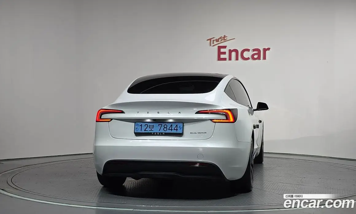 Tesla Model 3 2024 0.2 автомат (гидро), фото 4 Tesla Model 3 2024 0.2 автомат (гидро), фото 4