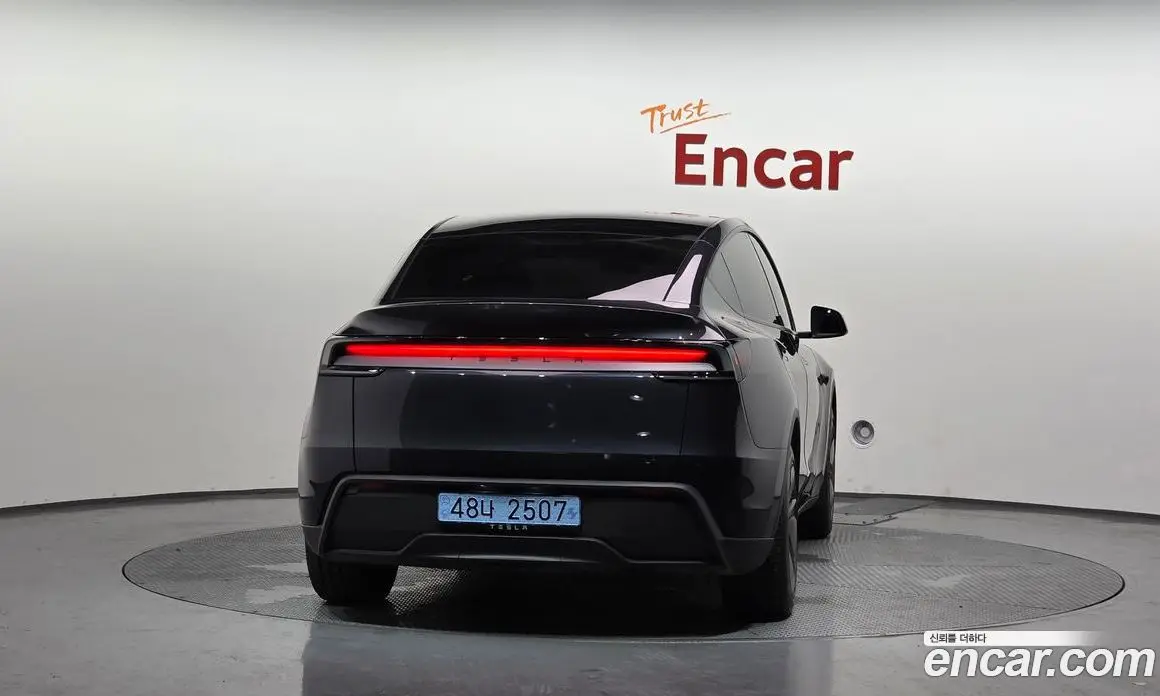 Tesla Model Y 2025 0.2 автомат (гидро), фото 4 Tesla Model Y 2025 0.2 автомат (гидро), фото 4