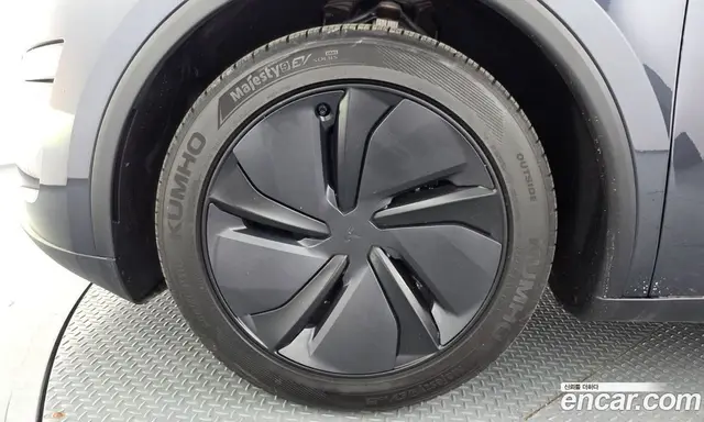 Tesla Model Y 2025 0.2 автомат (гидро), миниатюра 5 Tesla Model Y 2025 0.2 автомат (гидро), миниатюра 5