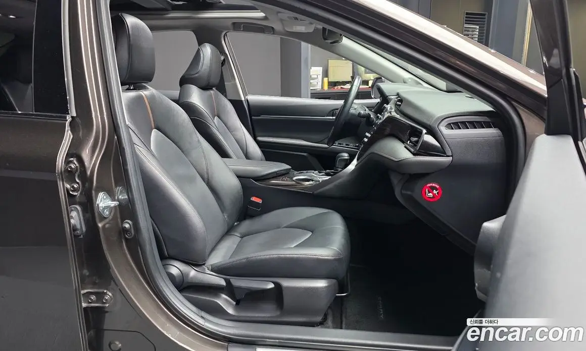 Toyota Camry 2019 2.5 автомат (гидро), фото 17