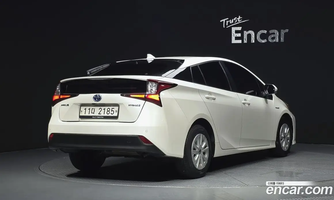 Toyota Prius 2019 1.8 автомат (гидро), фото 2 Toyota Prius 2019 1.8 автомат (гидро), фото 2