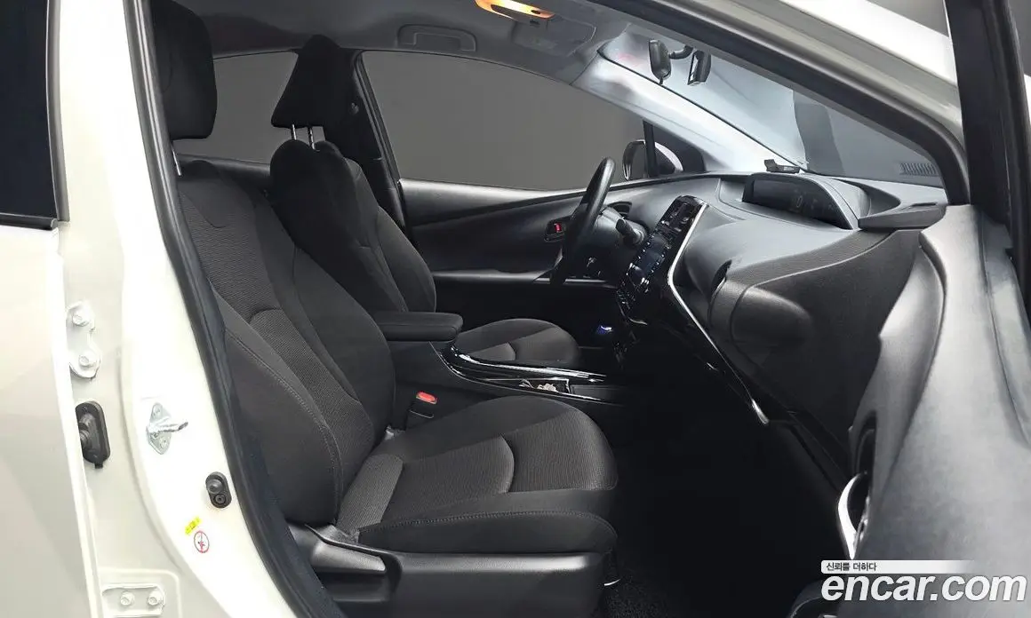 Toyota Prius 2019 1.8 автомат (гидро), фото 16 Toyota Prius 2019 1.8 автомат (гидро), фото 16
