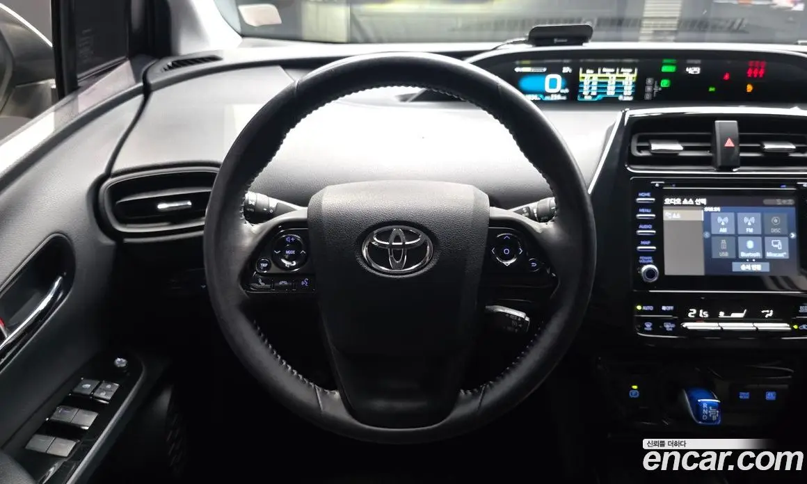 Toyota Prius 2019 1.8 автомат (гидро), фото 19 Toyota Prius 2019 1.8 автомат (гидро), фото 19