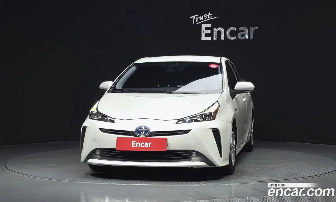 Toyota Prius 2019 1.8 автомат (гидро), фото 3 Toyota Prius 2019 1.8 автомат (гидро), фото 3
