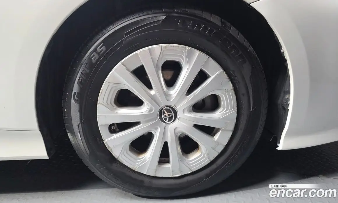 Toyota Prius 2019 1.8 автомат (гидро), фото 7 Toyota Prius 2019 1.8 автомат (гидро), фото 7