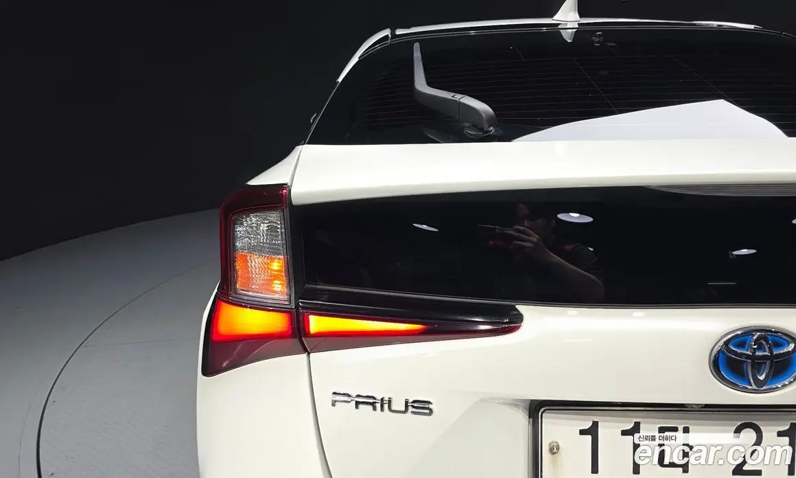 Toyota Prius 2019 1.8 автомат (гидро), фото 9 Toyota Prius 2019 1.8 автомат (гидро), фото 9