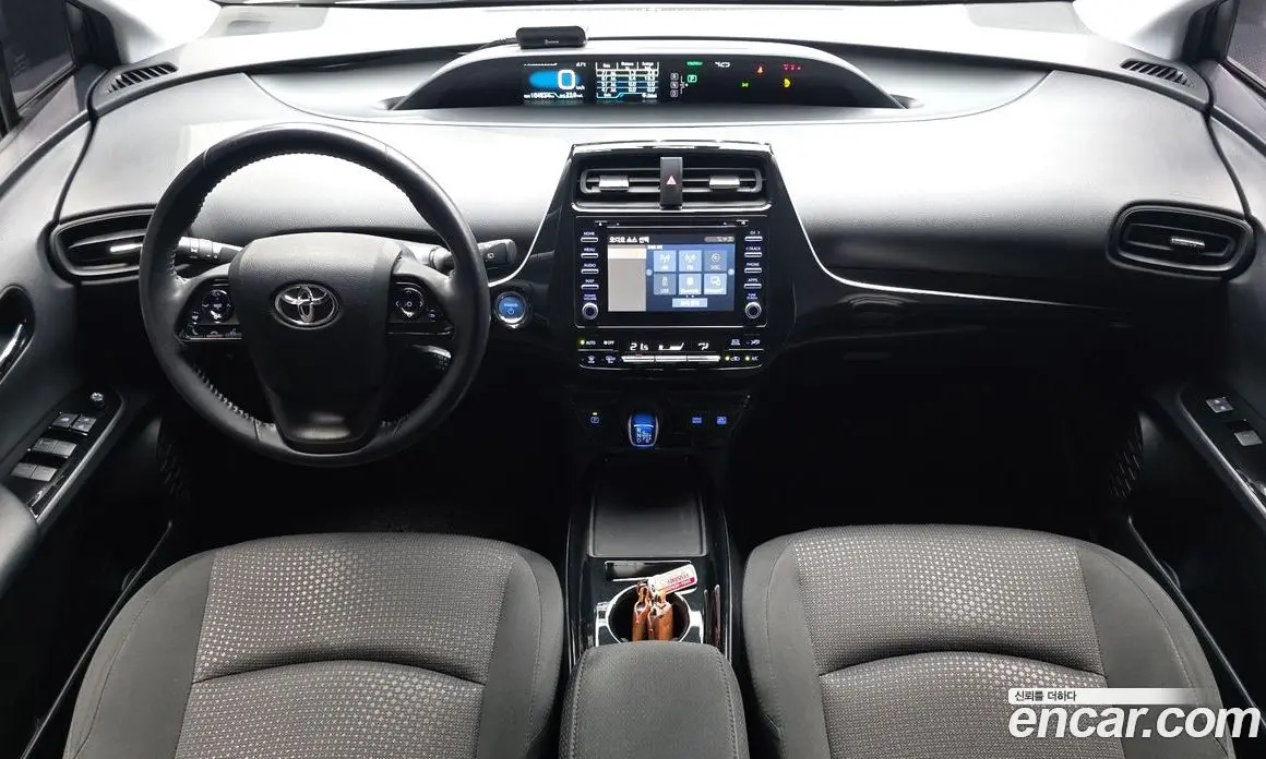 Toyota Prius 2019 1.8 автомат (гидро), фото 10 Toyota Prius 2019 1.8 автомат (гидро), фото 10