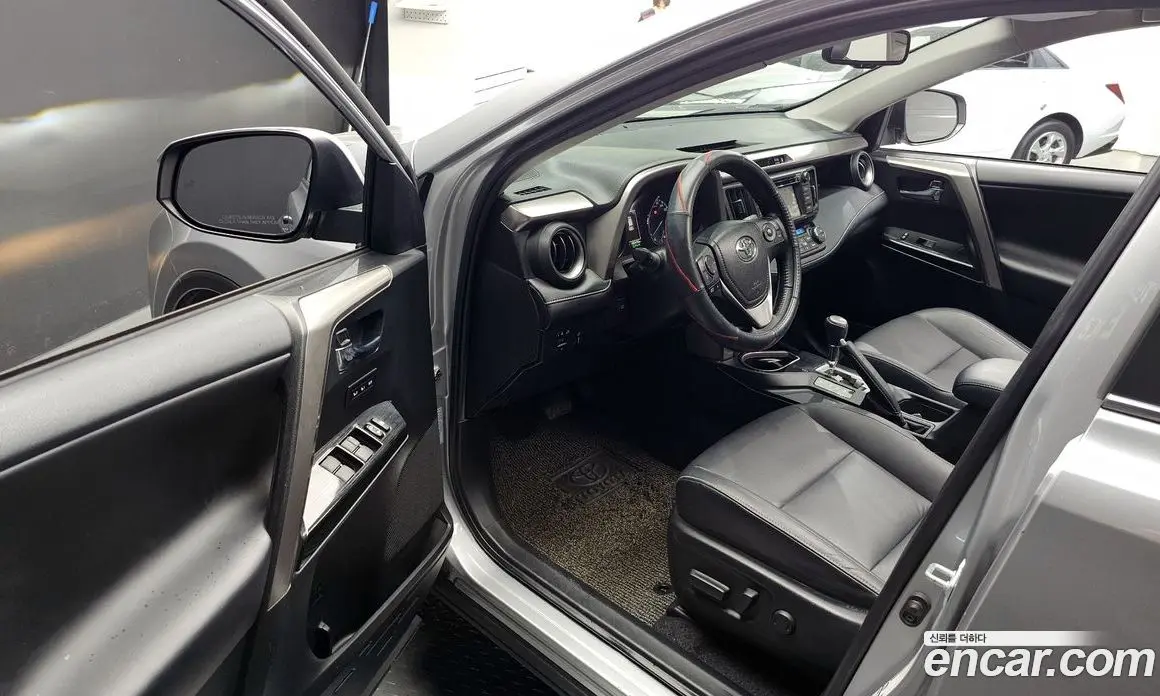 Toyota RAV4 2018 2.5 автомат (гидро), фото 10 Toyota RAV4 2018 2.5 автомат (гидро), фото 10
