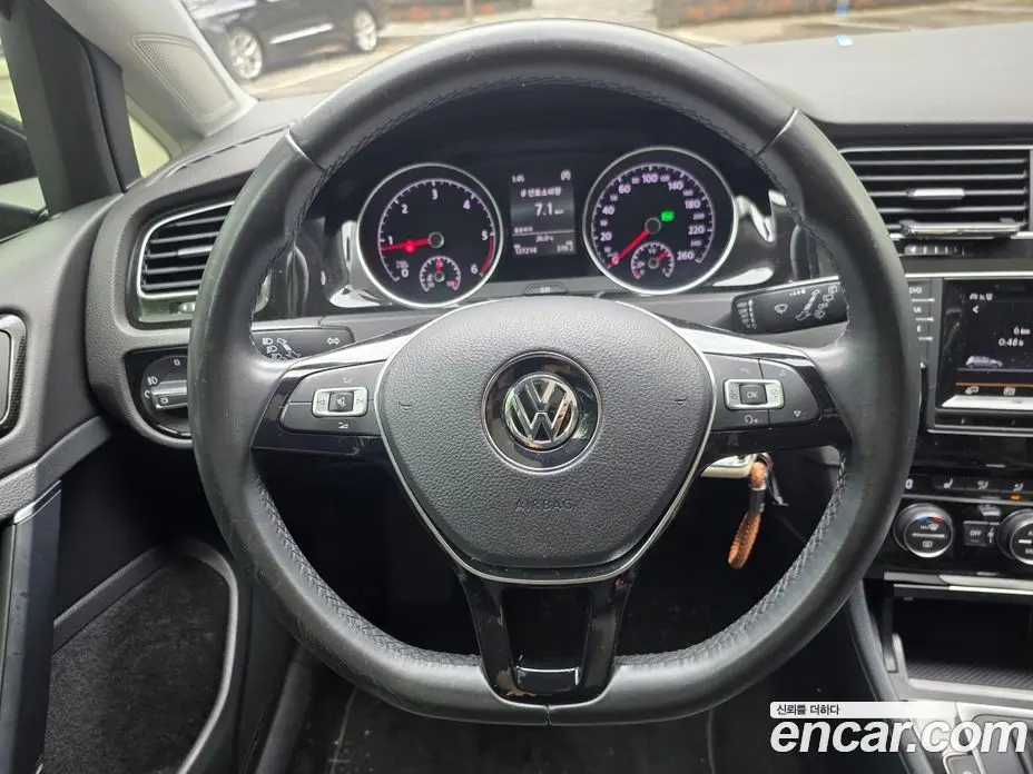 Volkswagen Golf 2015 2.0 автомат (гидро), фото 13 Volkswagen Golf 2015 2.0 автомат (гидро), фото 13