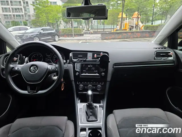 Volkswagen Golf 2015 2.0 автомат (гидро), миниатюра 10 Volkswagen Golf 2015 2.0 автомат (гидро), миниатюра 10