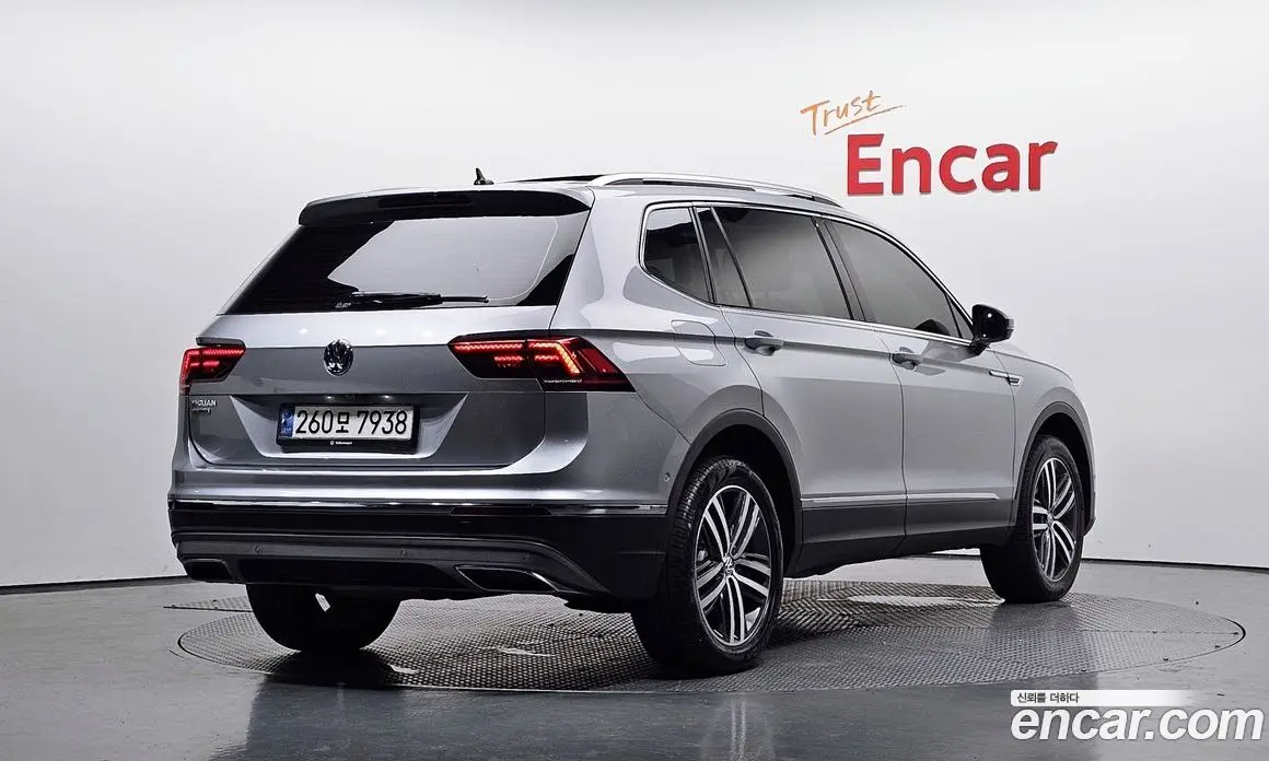 Volkswagen Tiguan 2020 2.0 автомат (гидро), фото 1 Volkswagen Tiguan 2020 2.0 автомат (гидро), фото 1