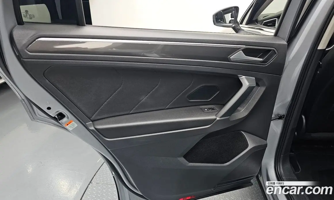 Volkswagen Tiguan 2020 2.0 автомат (гидро), фото 14 Volkswagen Tiguan 2020 2.0 автомат (гидро), фото 14