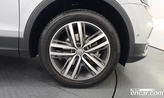 Volkswagen Tiguan 2020 2.0 автомат (гидро), миниатюра 6 Volkswagen Tiguan 2020 2.0 автомат (гидро), миниатюра 6