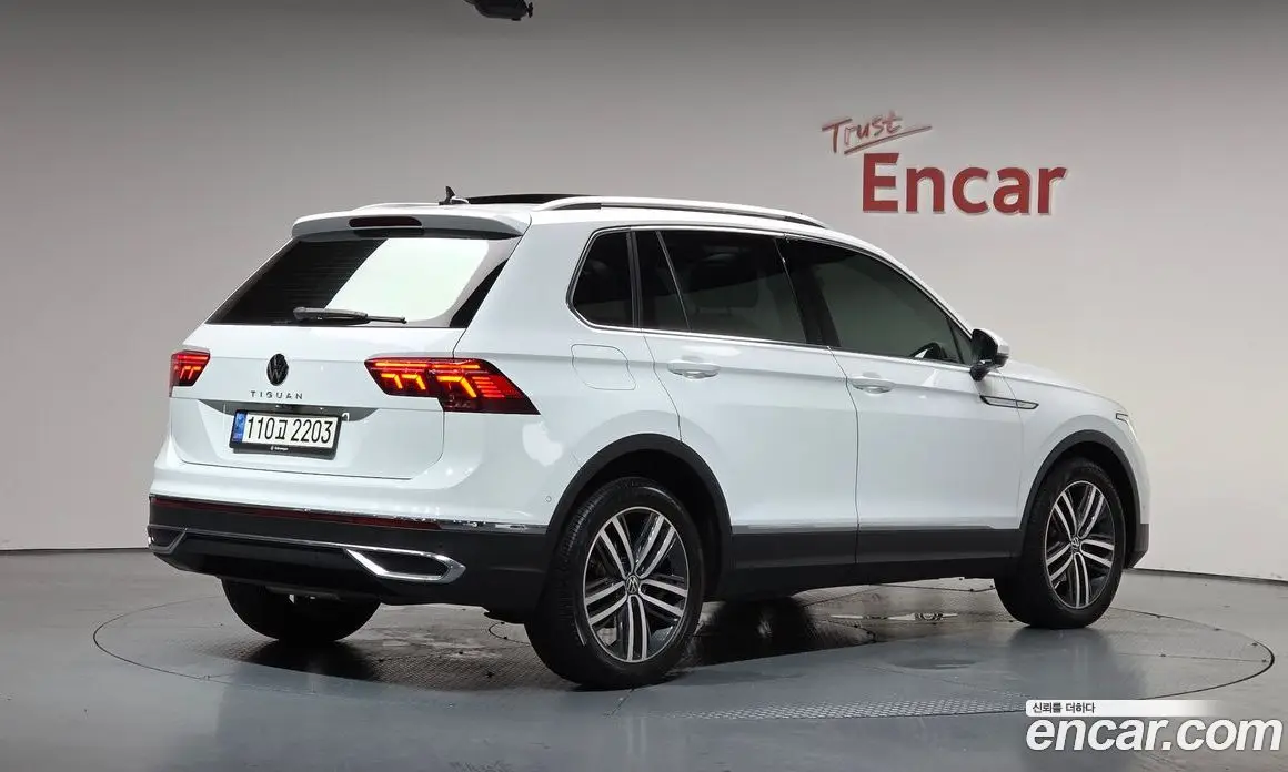 Volkswagen Tiguan 2022 2.0 автомат (гидро), фото 2 Volkswagen Tiguan 2022 2.0 автомат (гидро), фото 2