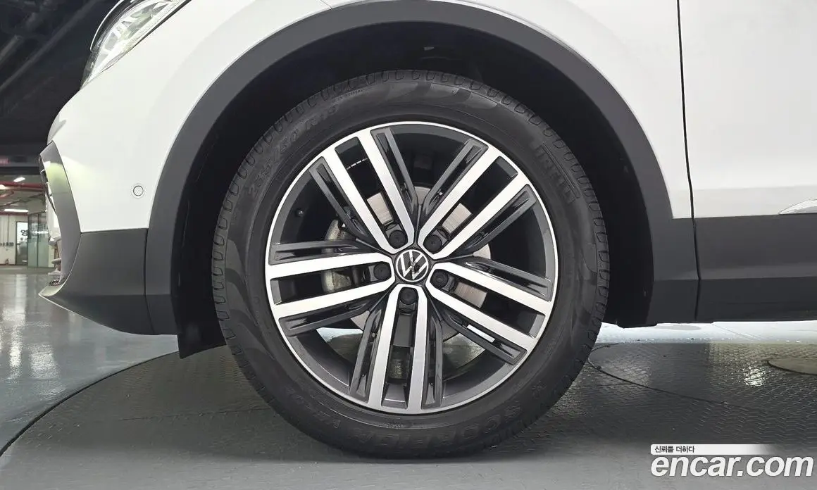 Volkswagen Tiguan 2022 2.0 автомат (гидро), фото 5 Volkswagen Tiguan 2022 2.0 автомат (гидро), фото 5