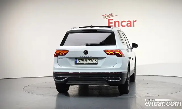 Volkswagen Tiguan 2023 2.0 автомат (гидро), миниатюра 3