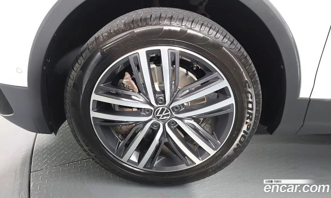 Volkswagen Tiguan 2023 2.0 автомат (гидро), фото 4