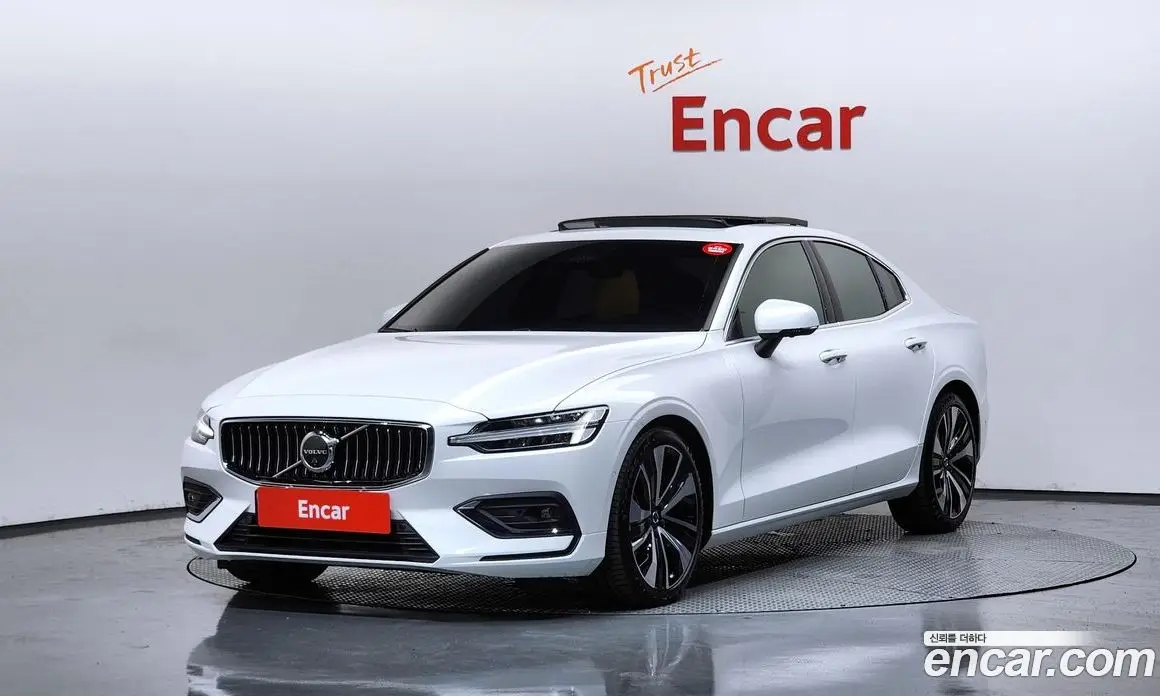 Volvo S60 2023 2.0 автомат (гидро), фото 1 Volvo S60 2023 2.0 автомат (гидро), фото 1