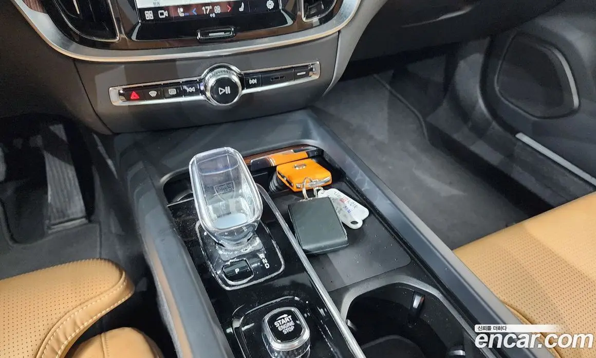 Volvo S60 2023 2.0 автомат (гидро), фото 12 Volvo S60 2023 2.0 автомат (гидро), фото 12