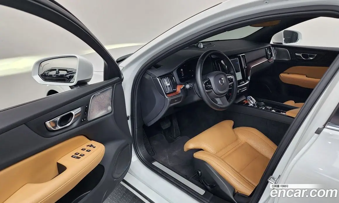 Volvo S60 2023 2.0 автомат (гидро), фото 13 Volvo S60 2023 2.0 автомат (гидро), фото 13