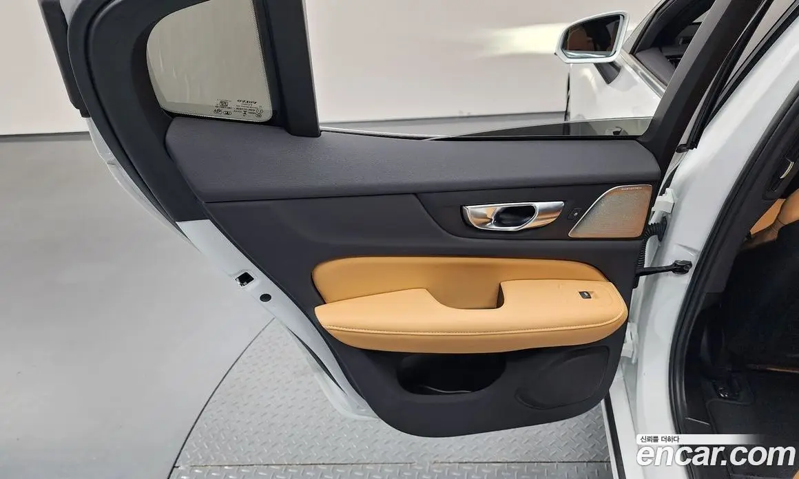 Volvo S60 2023 2.0 автомат (гидро), фото 15 Volvo S60 2023 2.0 автомат (гидро), фото 15